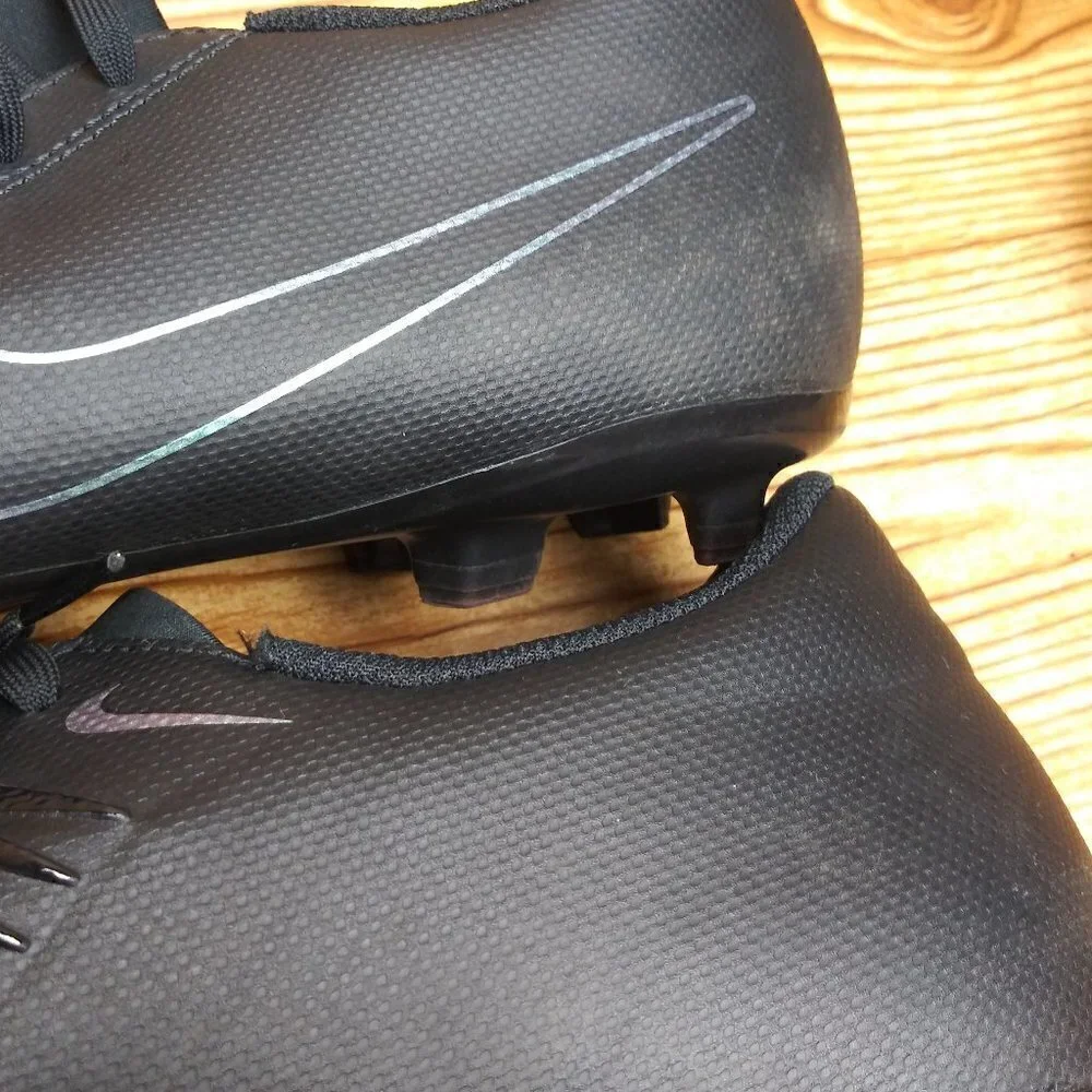 NIKE PHANTOM VENOM club FG black soccer cleats men's size 11.5